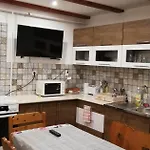 Kis Bujdoso Vendeghaz Tardona