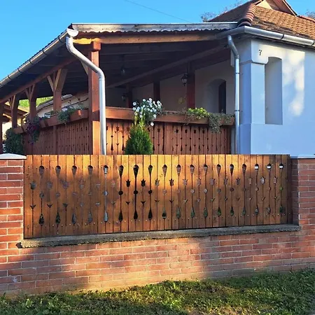 Kis Bujdoso Vendeghaz